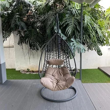 Casa Do Til, * Funchal (Madeira)
