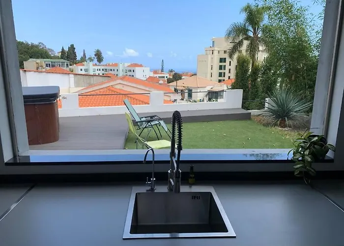 Casa Do Til, Feriehus Funchal (Madeira)