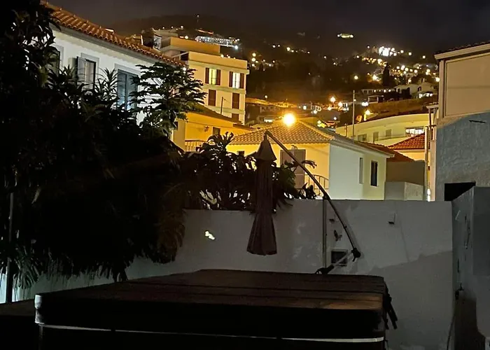 Casa Do Til, Tatil Evi