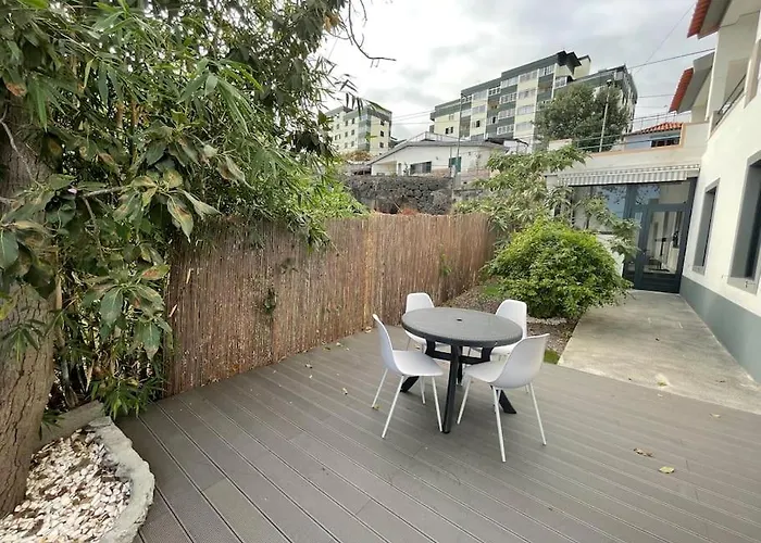 Casa Do Til, Tatil Evi